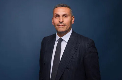 제가 잘 몰라서 그러는데 이분 맨시티 회장 이셨던 알 무바락씨 아니겠죠?_2.jpg