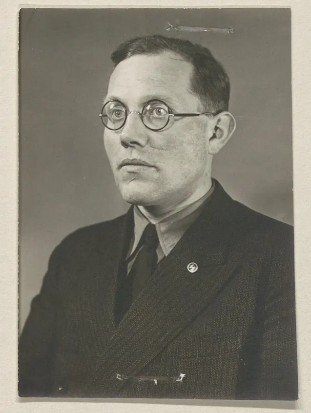 아인자츠그루펜 지휘관들 하나같이 존나 못생겼네_8.webp