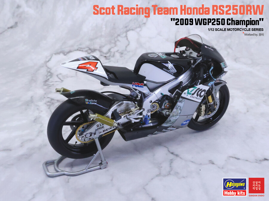 RS250RW Scot Racing Team 2009 WGP250 champion_23.jpg