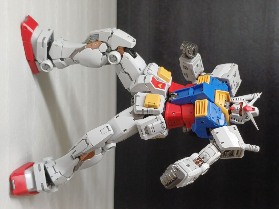 건프라) 드디어 rg 건담 2.0 소체 조립 완성_10.jpg