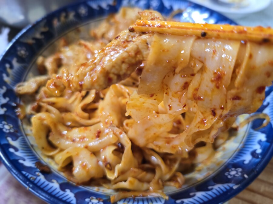 기름을 끼얹어 먹는 유포면_9.jpg