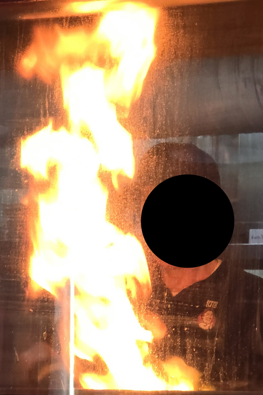 사진)중식요리사의 헌신_1.jpg