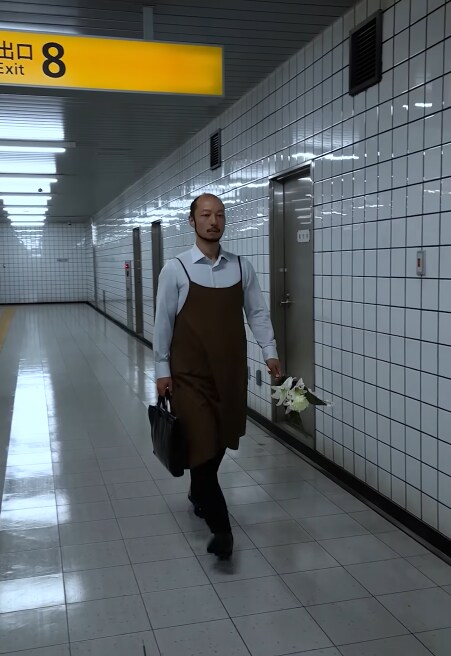 8번출구에 신난 공식 수입사_2.png