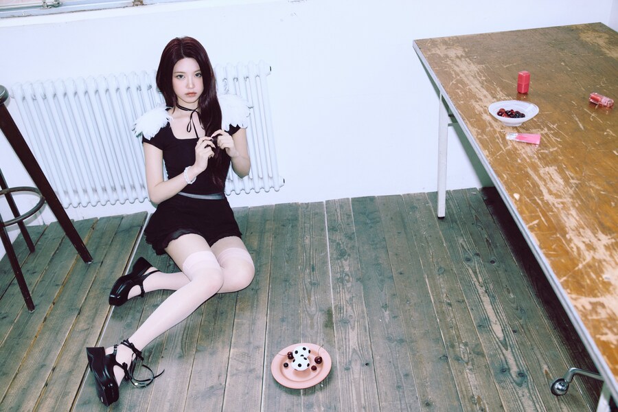 [리센느] "lip bomb" 콘셉트 포토 1_19.jpg