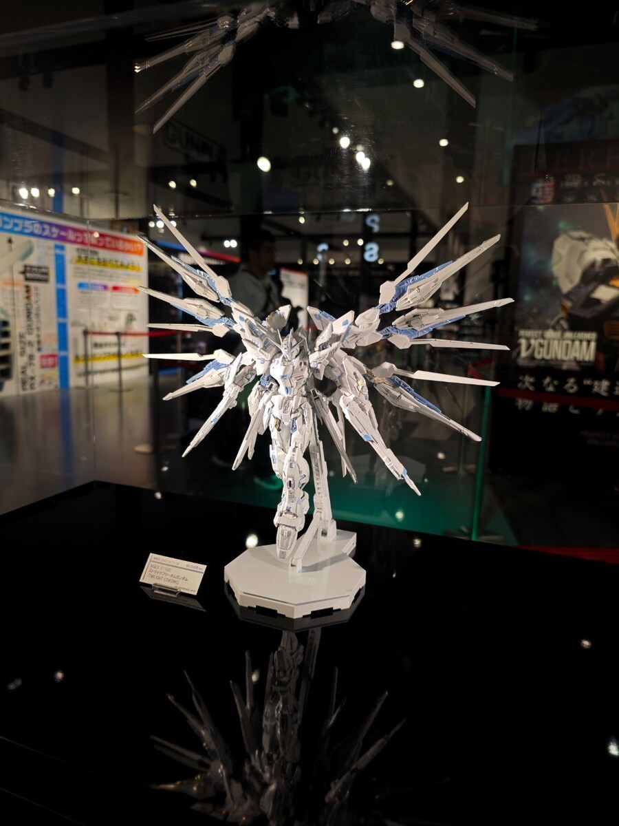 [반다이] MGEX 스트라이크 프리덤 건담 [트와일라이트 코팅] 전시_2.jpg