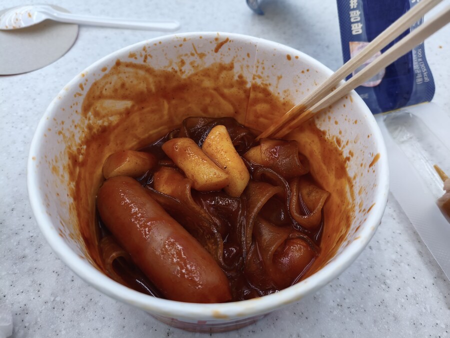 떡볶이 광인 떡볶퀸의 편의점 떡볶이_3.jpg