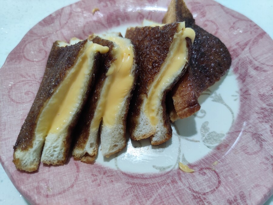 흑당 치즈 토스트_4.jpg