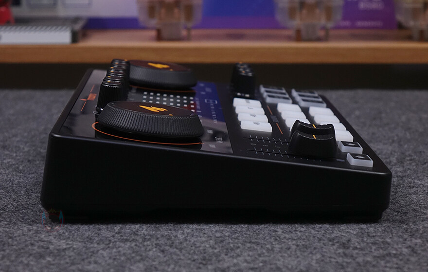 2채널 XLR로 더 완벽하게 돌아온 가성비 오인페! 마오노 AME2 Gen2_16.jpg