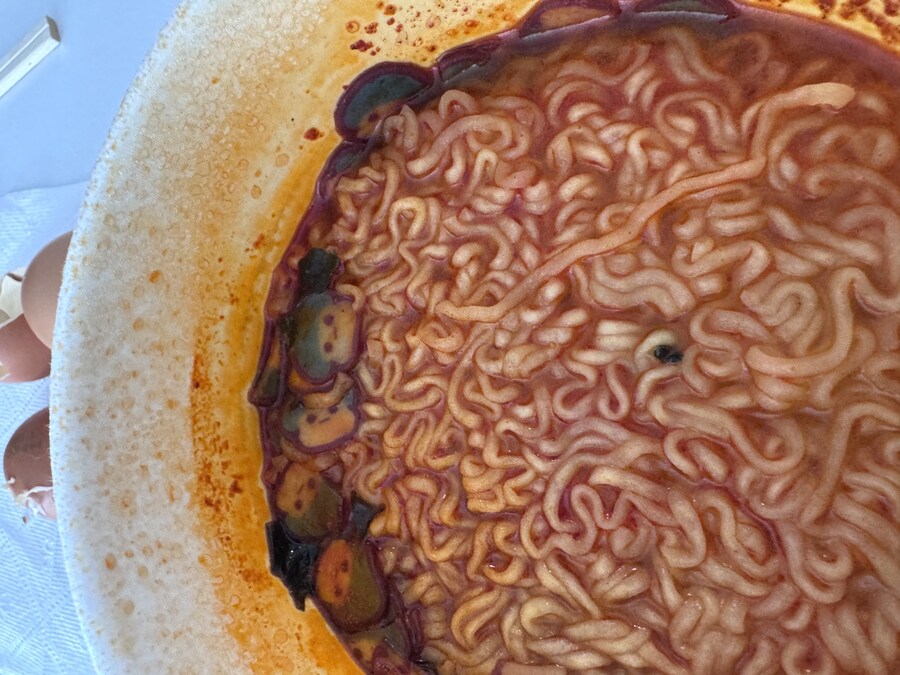 용사라면 - 노약자 금지_3.jpg