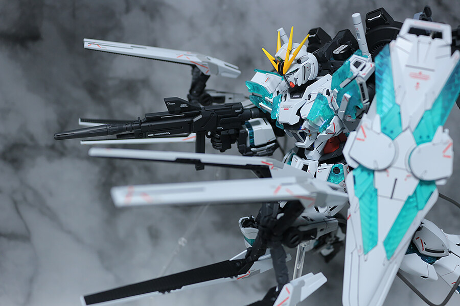 MG 내러티브 건담 Ver.Ka 완성_19.jpg