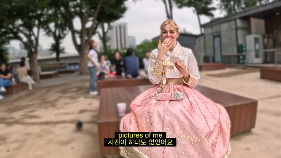 유튜브) 외국인들 사진찍어서 선물해주는 유튜버_31.png