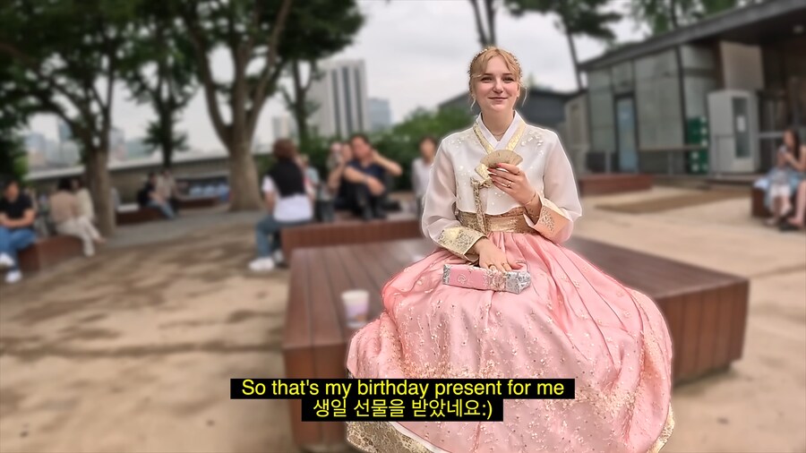 유튜브) 외국인들 사진찍어서 선물해주는 유튜버_33.png