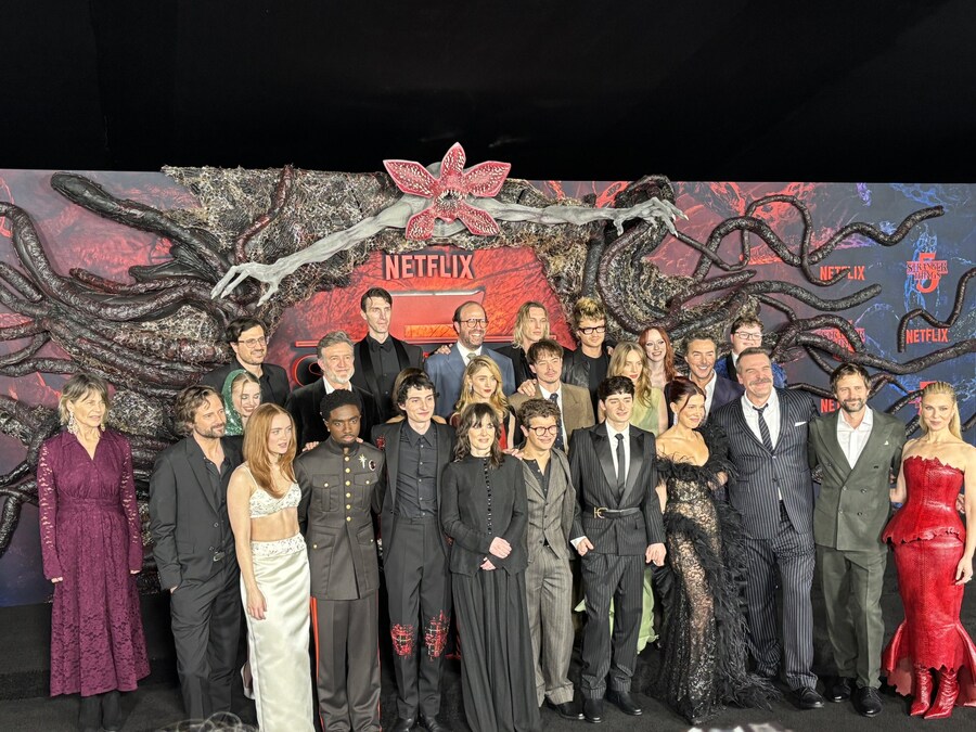 [넷플릭스] '기묘한 이야기' 시즌5 LA 월드 프리미어 현장 사진 공개_2.jpg