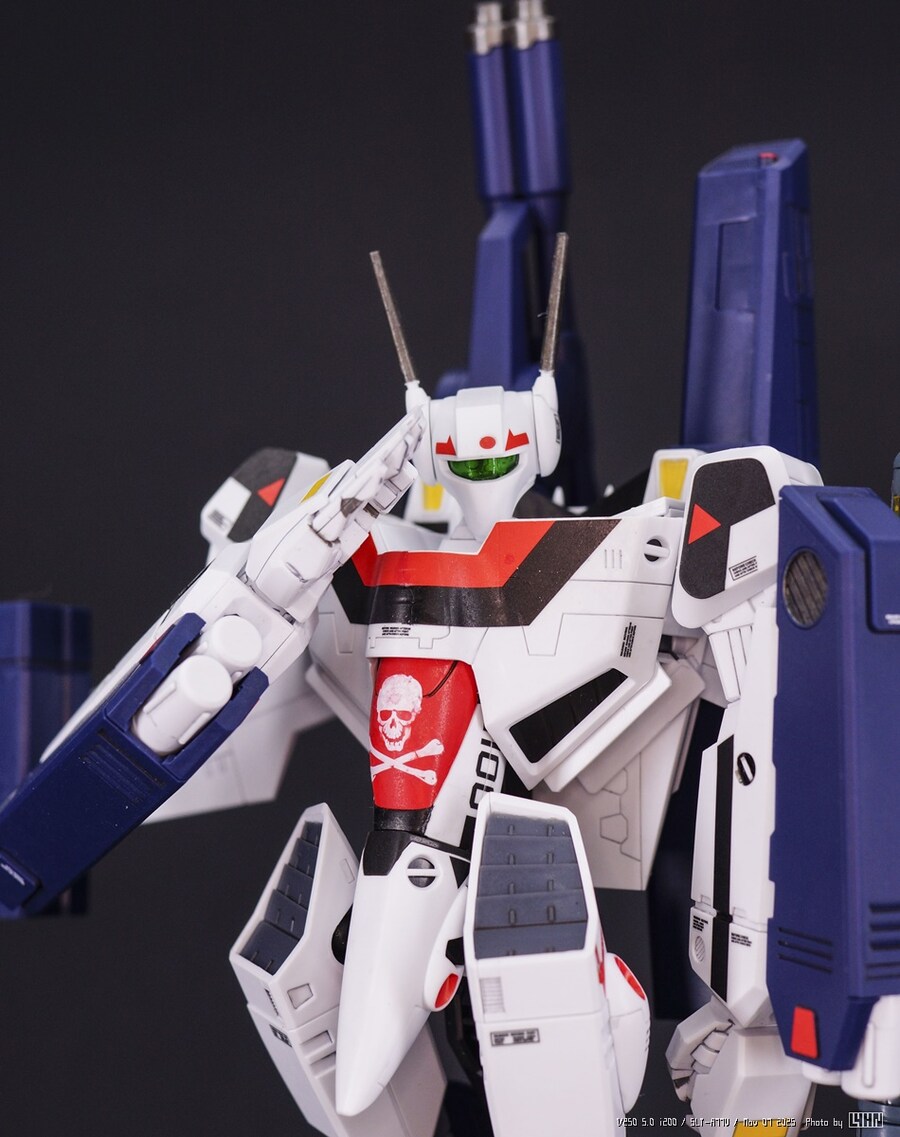 [MACROSS] PLAMAX 1/72 VF-1S 스트라이크 배트로이드 발키리_2.jpg