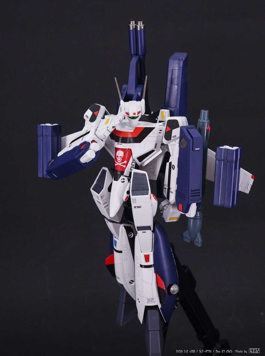 [MACROSS] PLAMAX 1/72 VF-1S 스트라이크 배트로이드 발키리_3.jpg