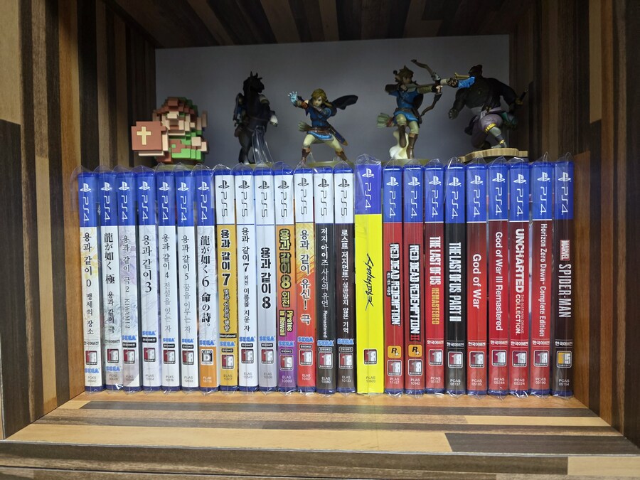 책장 구입기념 소장중인 게임들..._5.jpg