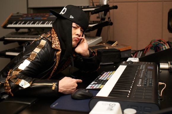 케데헌) 프로듀서 테디, 그래미후보 골든-아파트 모두관여_1.jpg