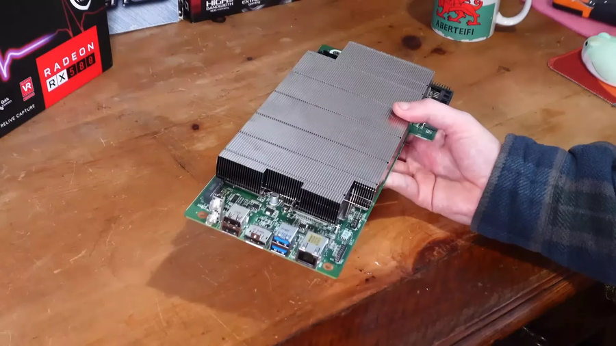 $120 PS5 채굴 보드로 게이밍 PC 제작_1.webp