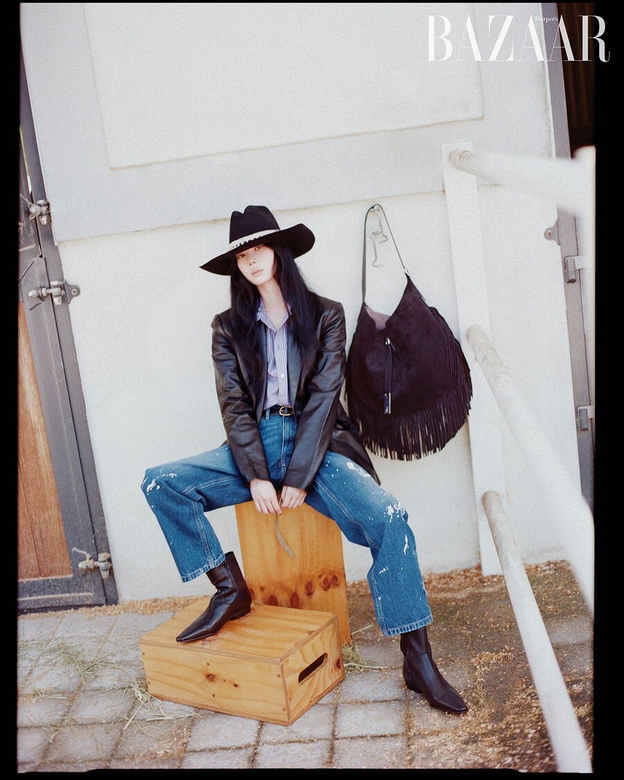 [에스파]🐴말이 좋아🥰 윈터 하퍼스바자 10월호 커버 비하인드_11.jpg