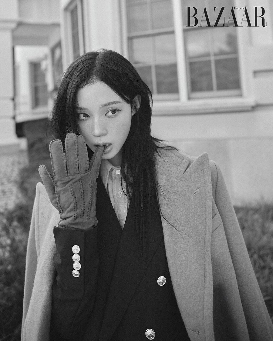 [에스파]🐴말이 좋아🥰 윈터 하퍼스바자 10월호 커버 비하인드_20.jpg