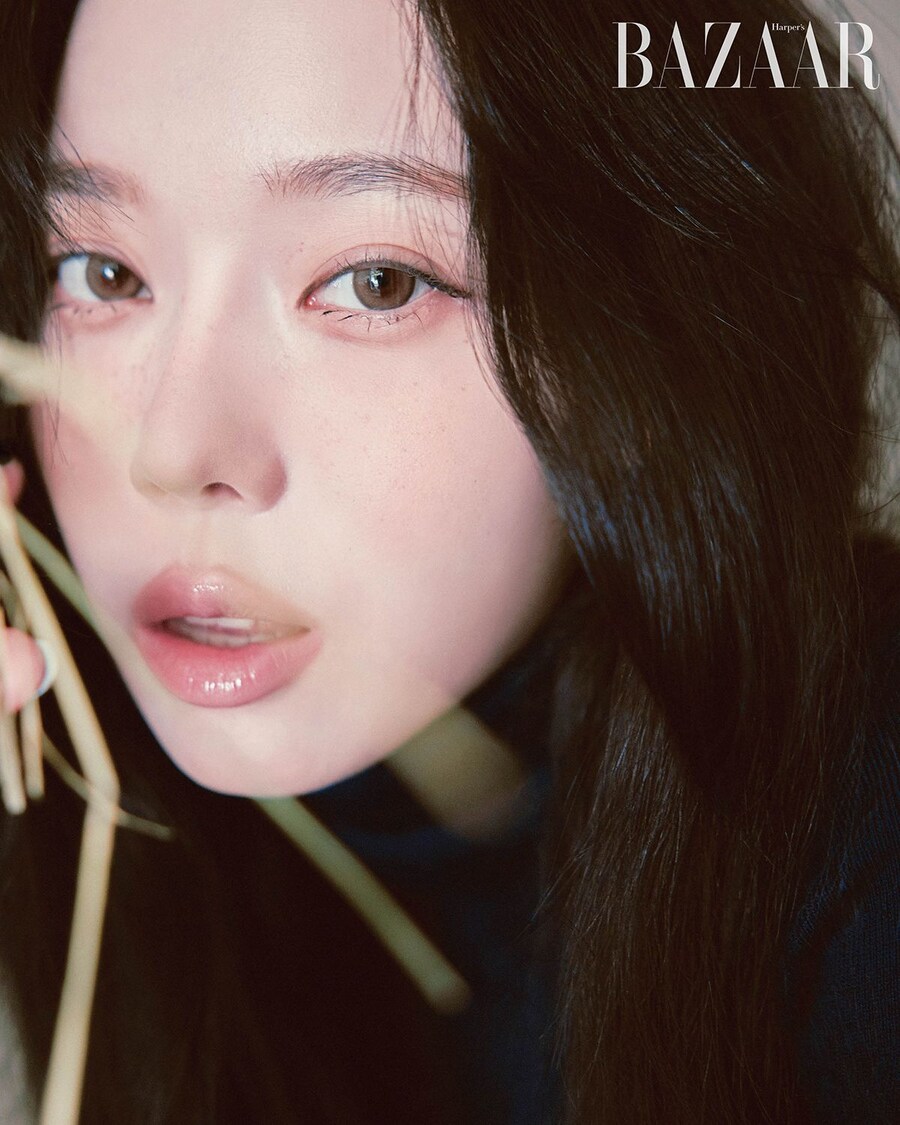 [에스파]🐴말이 좋아🥰 윈터 하퍼스바자 10월호 커버 비하인드_22.jpg