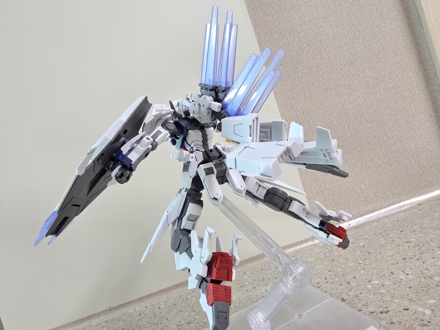 남은 건담은 단 1대뿐.. 건담 지리우스!_21.jpg