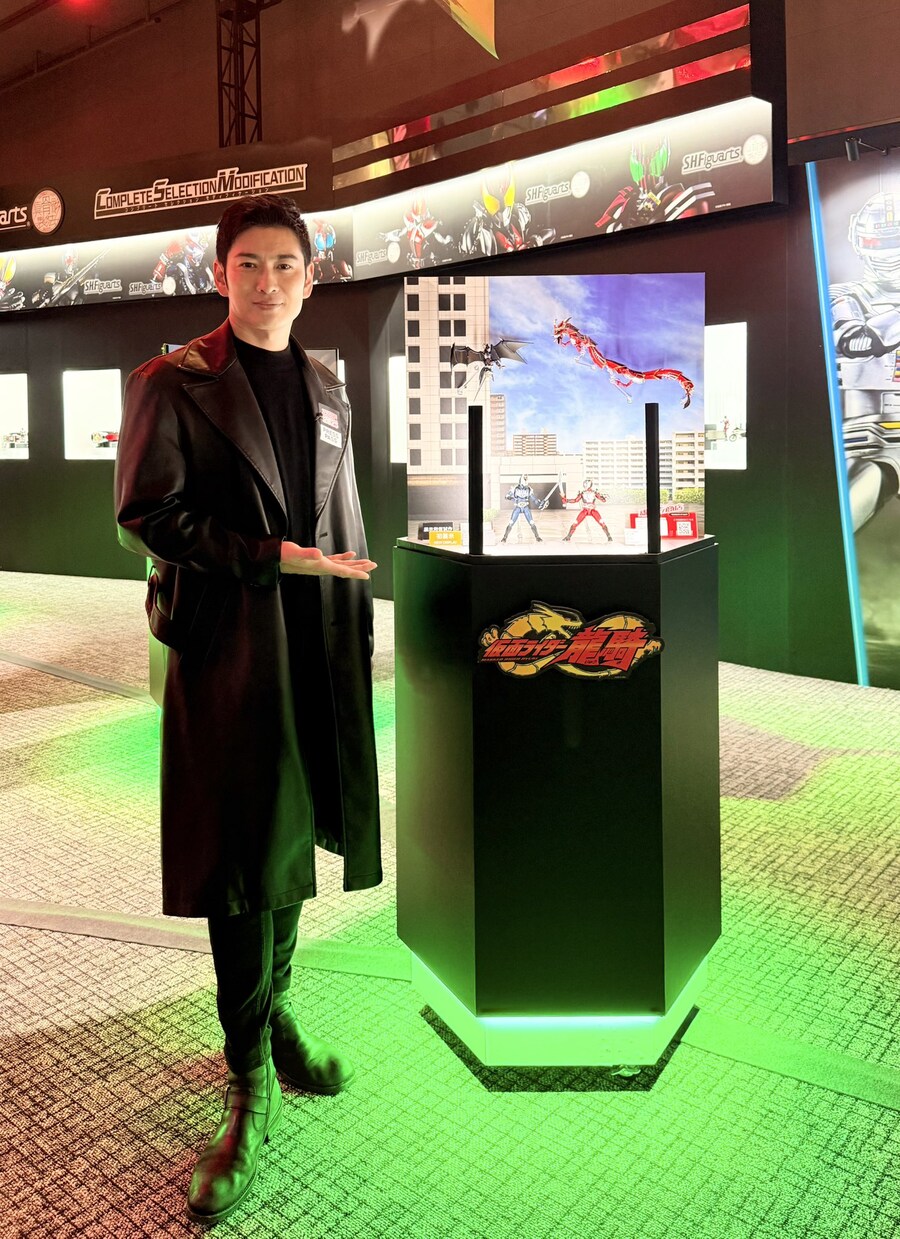 [반다이] 가면라이더 배우들의 타마시이네이션 2025 인증샷_5.jpg