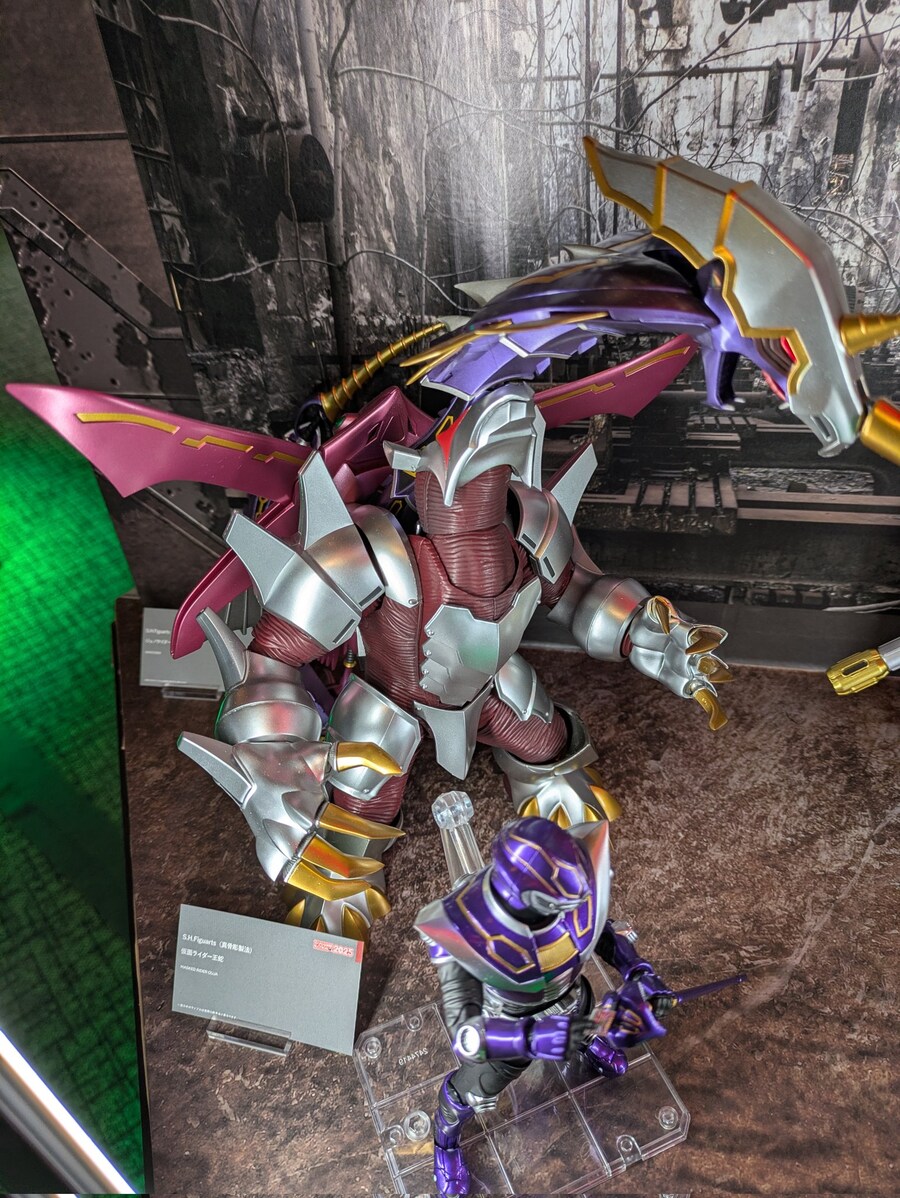 [반다이] 가면라이더 배우들의 타마시이네이션 2025 인증샷_11.jpg