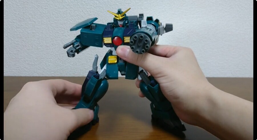 건프라) 짭퉁에 밀려서 모형화 안되는 기체_1.png