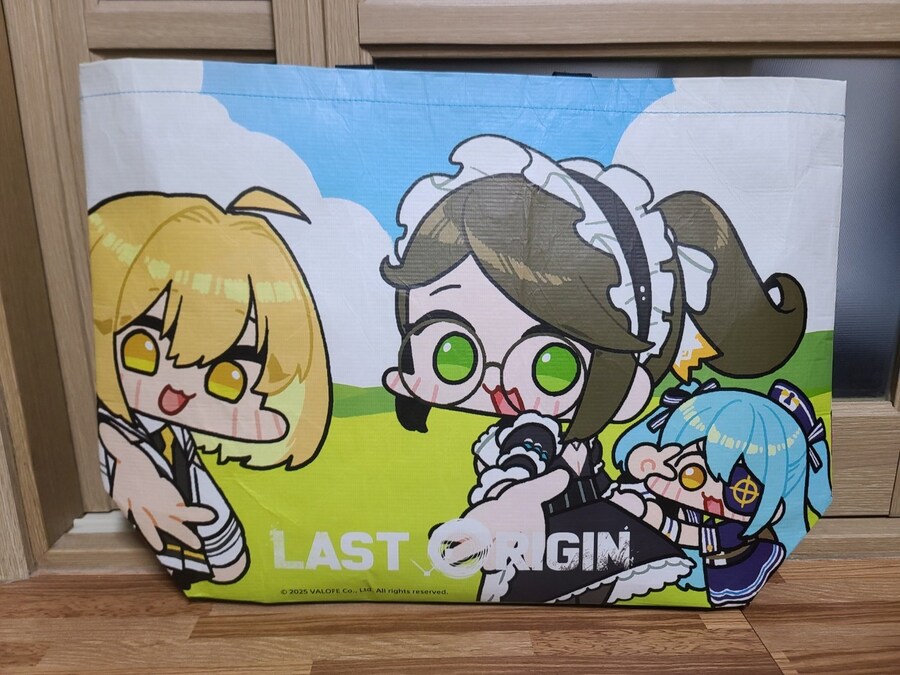 라오,소울워커)콜라보한 캐릭들이 그려진 굿즈_1.jpg