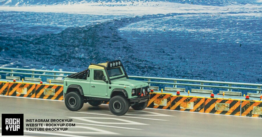 1/64 핫휠엘리트 랜드로버 디펜더90 픽업 민트_23.png