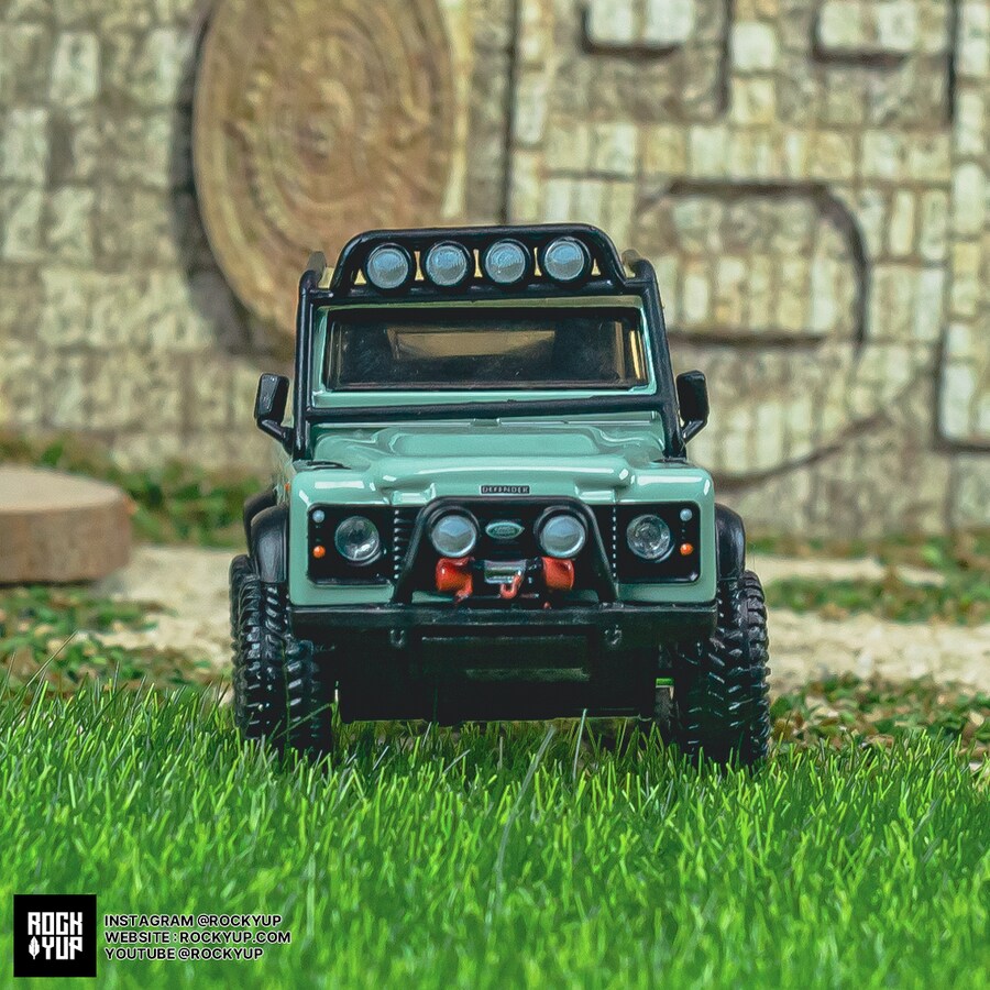 1/64 핫휠엘리트 랜드로버 디펜더90 픽업 민트_6.png