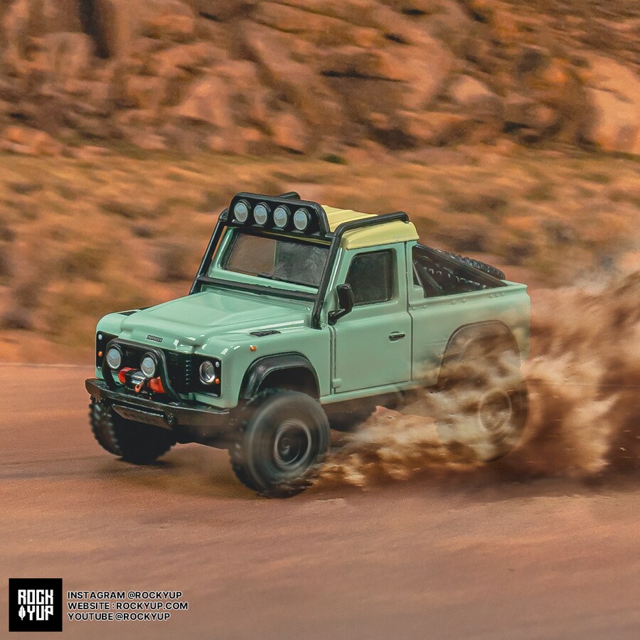 1/64 핫휠엘리트 랜드로버 디펜더90 픽업 민트_8.png