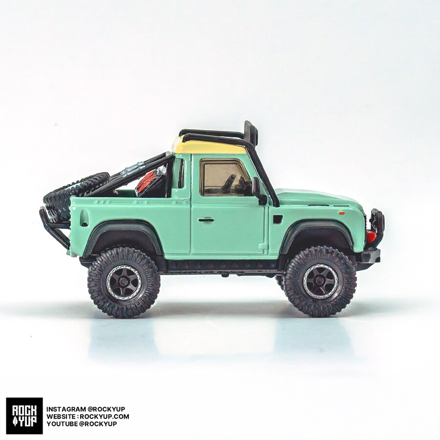 1/64 핫휠엘리트 랜드로버 디펜더90 픽업 민트_37.png