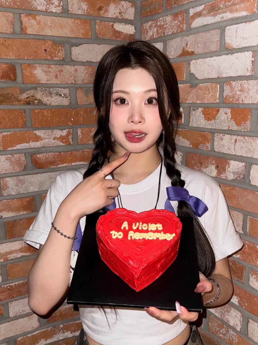 안녕하세요 퍼플키스 수안입니다. 오늘을 끝으로 퍼플키스의 활동이 종료되었습니다.그동안의 여정을 지켜봐 주신 여러분, 진심으로 감사드립니다.뭐가 뭔지도 제대로 모른 채 뛰어든 (16).jpg