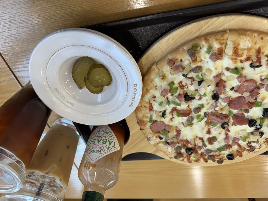 키즈카페에서 먹은 콤비네이션 피자~~~_1.jpg