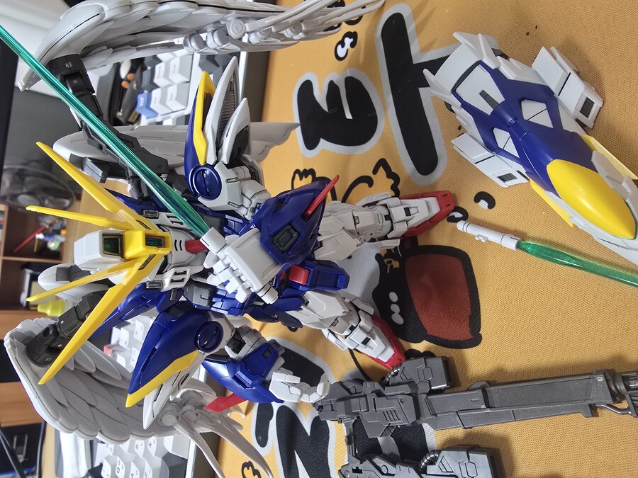 시력교정 후 첫 조립_1.jpg