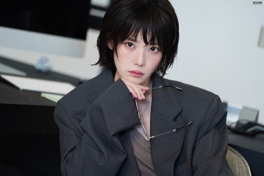 [EDAM] J(ieun)PT야, 아이유 시즌그리팅 비하인드 보여줘(1-20장)_5.jpg