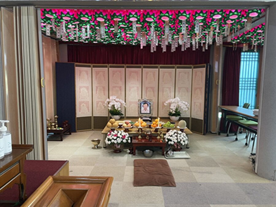 엄마 장례식 치르고 왔다._1.png