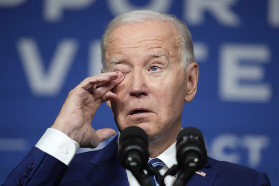 장난을 잘 치는 바이든씨_13.jpg