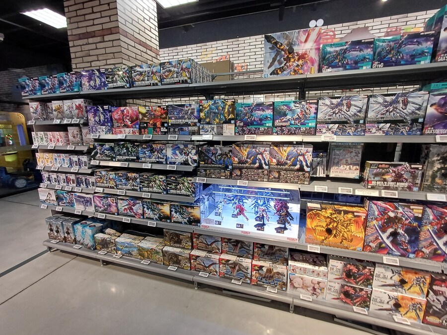 김해이마트에 제법 건프라가 들어왔네요_1.jpg