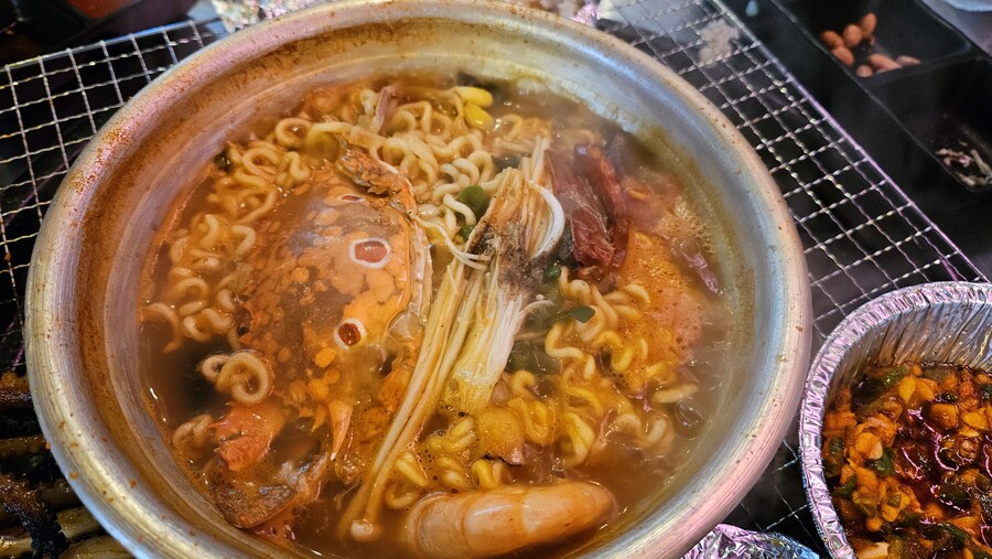 [부산]조개구이와 낙지를 같이 먹을수 있었던 삼바리 광안점 + 엄용백 돼지국밥_6.jpg