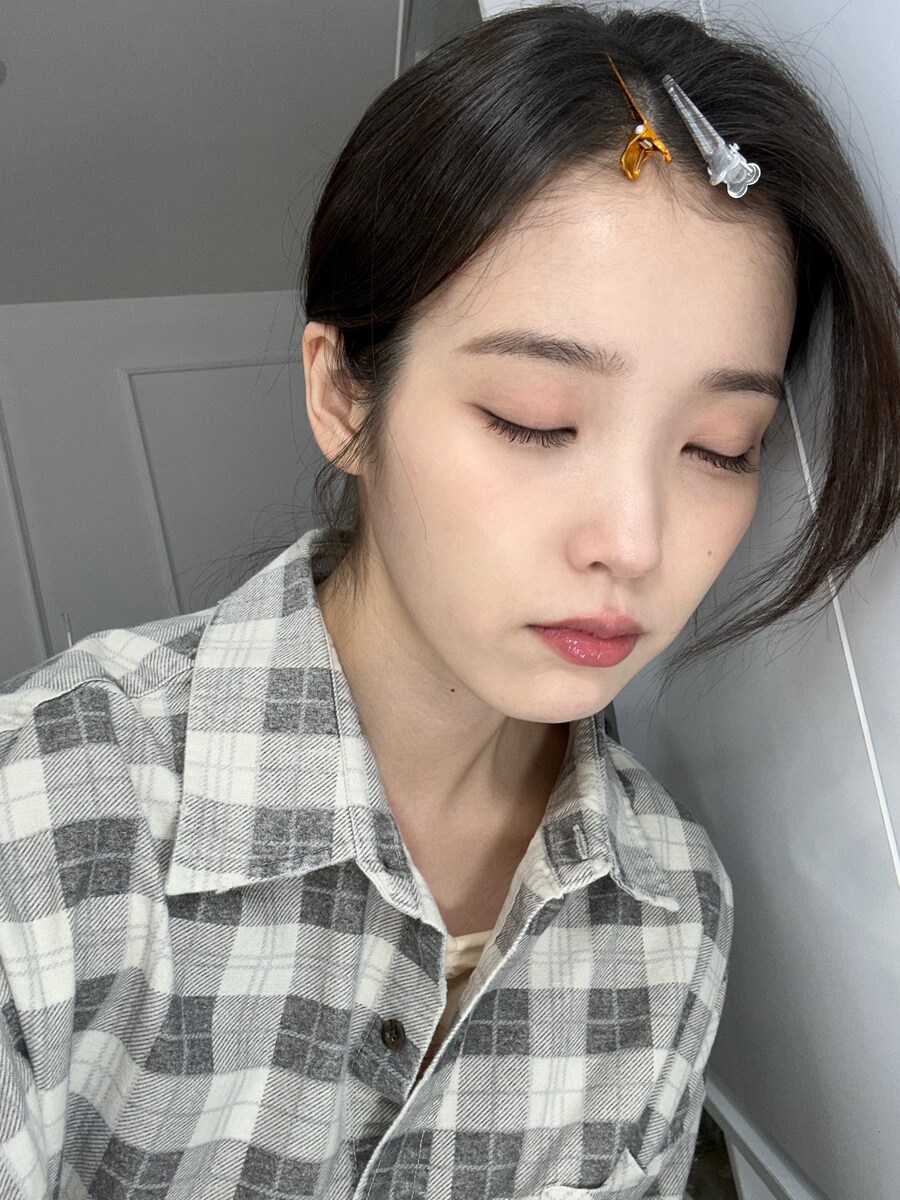 2025.11.20 아이유 베리즈 포스트_2.jpg