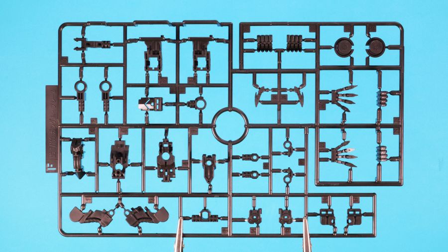 MG 건담 발바토스 루프스 조립 과정 사진 (스크롤 주의)_10.jpg