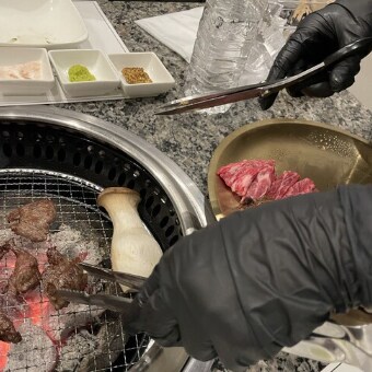 얼마전에 식당 '검은장갑' 괴담 실제로 겪어봤다.._1.png