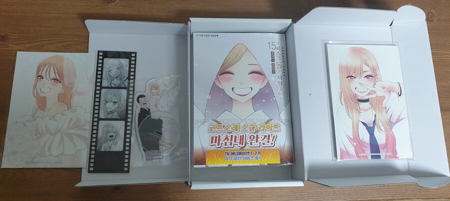 책을 사왔어요 (비스크돌 완결권 한정판,보이시한여자친구가 너무귀여워)_3.jpg