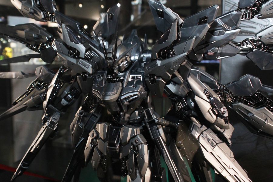 MGEX 스트라이크 프리덤 코팅판 계열 다각도 전시 사진_8.jpg