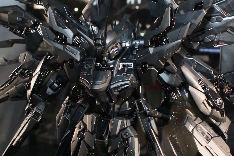 MGEX 스트라이크 프리덤 코팅판 계열 다각도 전시 사진_21.jpg