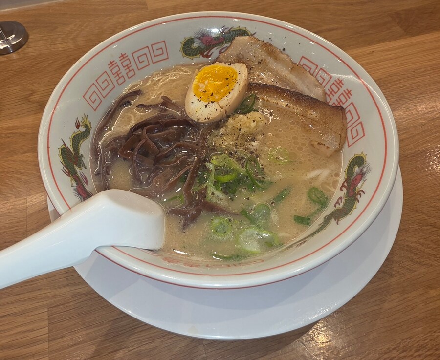 홍대 멘노아지에서 먹은 돈코츠라멘_1.jpg