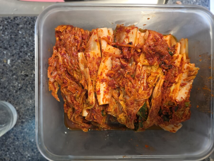갓 만든 김장김치에_1.jpg